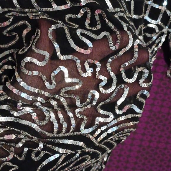 🤠Beautiful Vintage Sheer Sequined Top With Seperate Satin Tank Top Size Medium - Picture 7 of 8